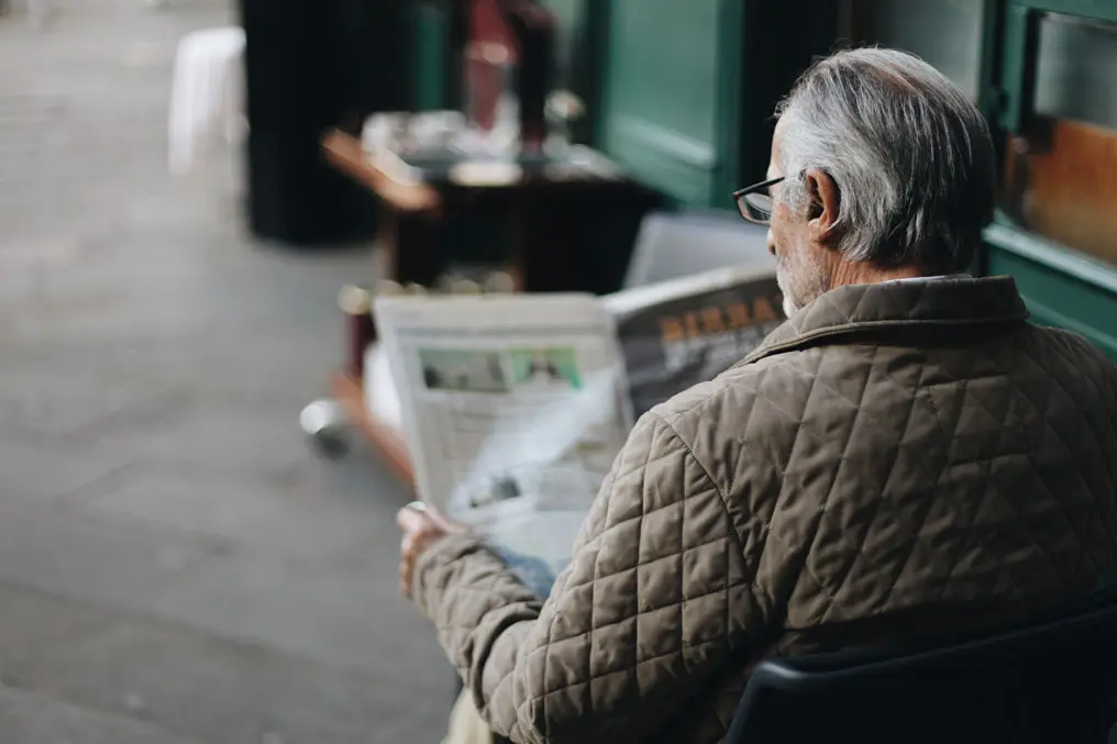 elderly elderly man man 1684916